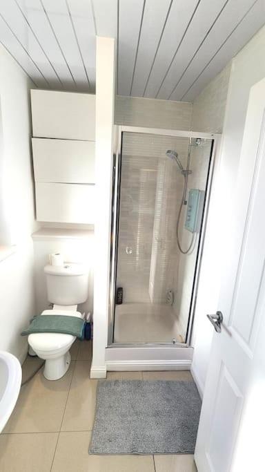 La Casita, Your Home Away From Home - Free Parking Glasgow Extérieur photo